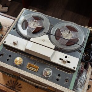 KB Reel to Reel Tape Recorder